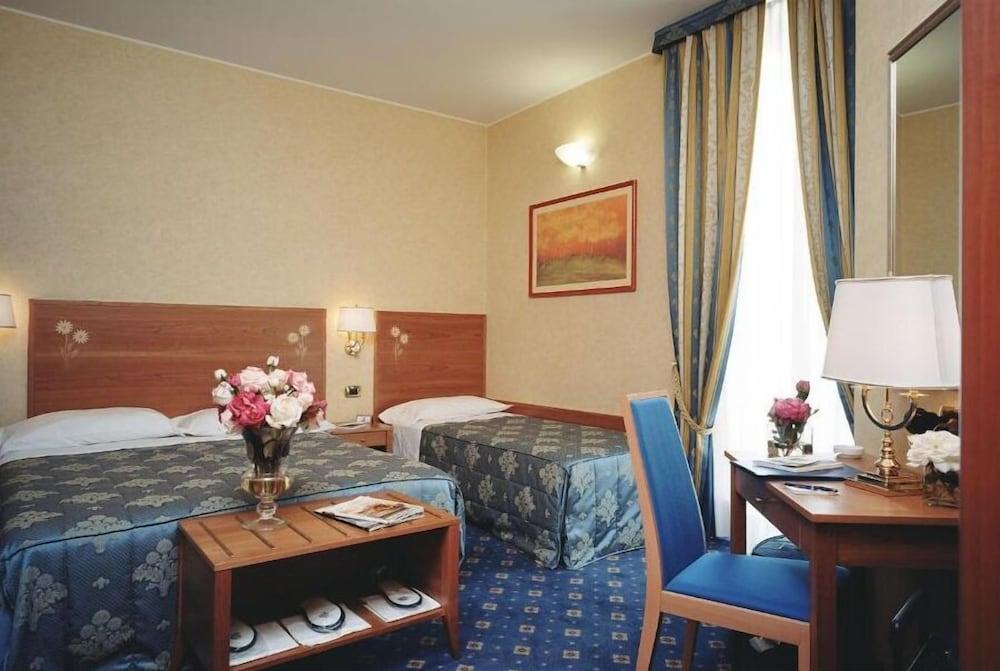 Boutique Hotel Dieci Milan Exterior photo