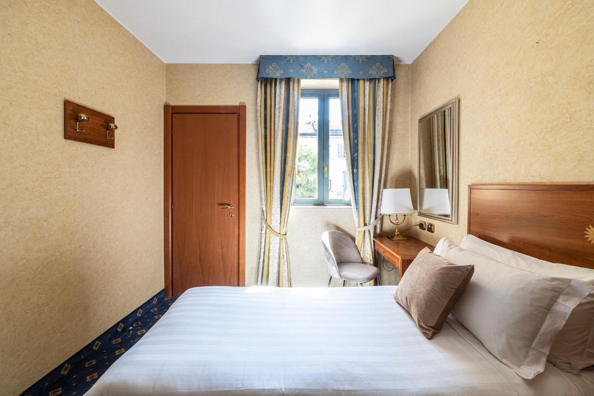 Boutique Hotel Dieci Milan Exterior photo